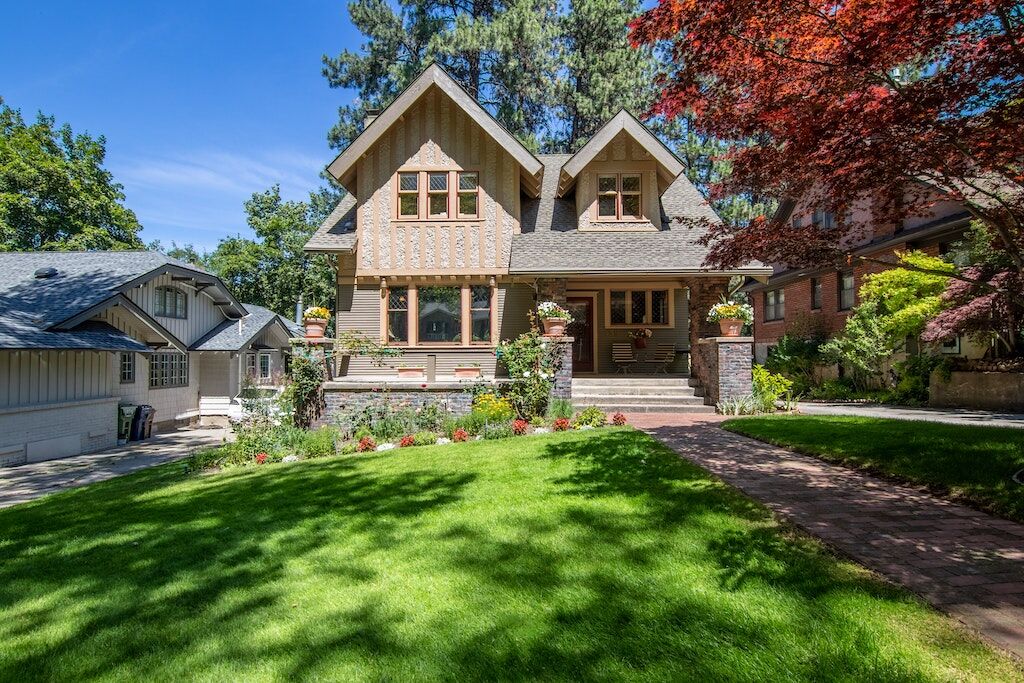 Tips, Challenges, and Benefits of Moving from an Apartment to a House